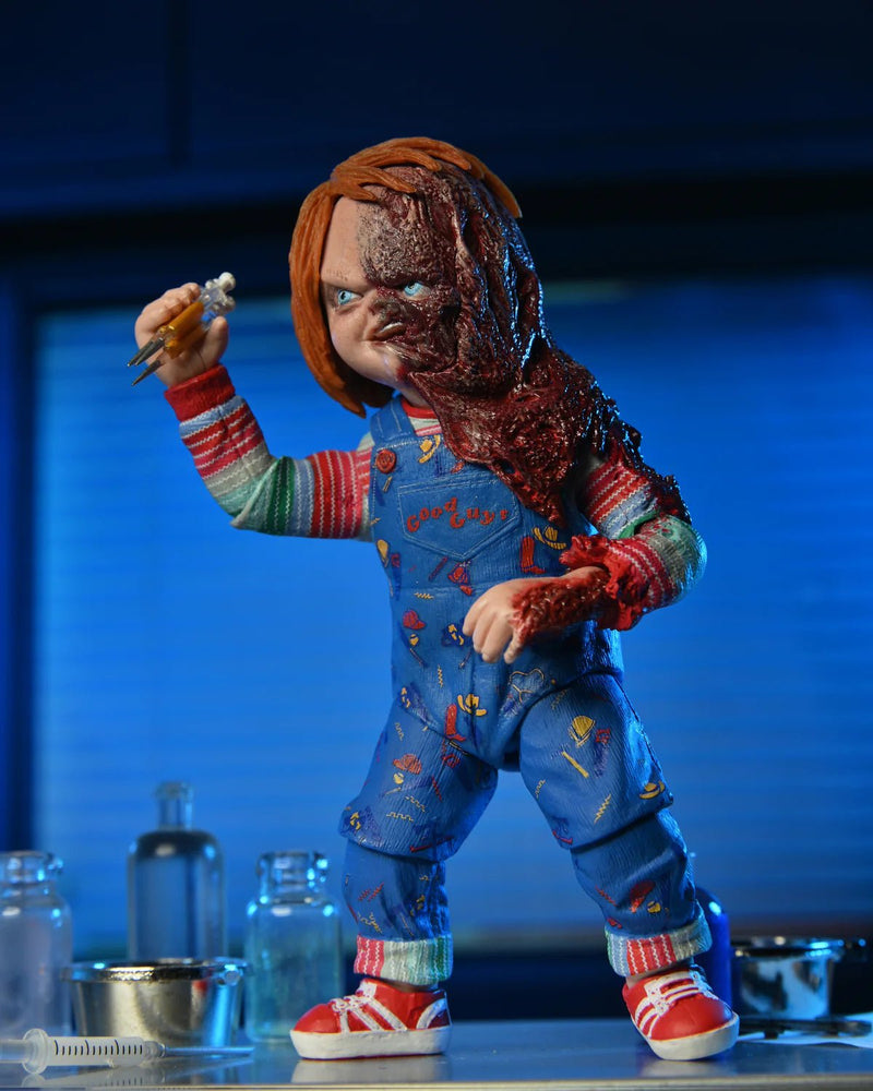 Neca - CHUCKY - 7" SCALE ACTION FIGURE - ULTIMATE CHUCKY Toys & Games