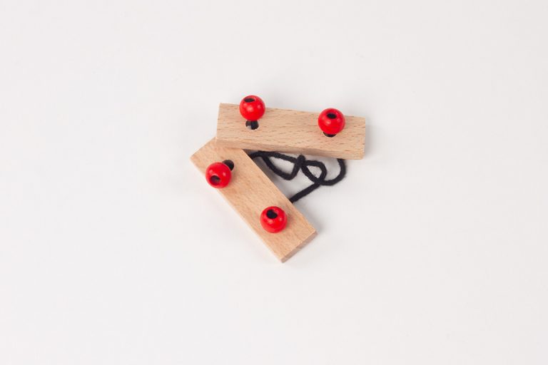 RECENT TOYS - BRAIN PUZZLE - SET OF 6