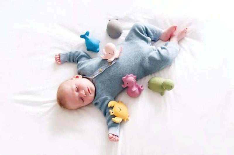 TIKIRI - DOLPHIN 2"H Toys & Games