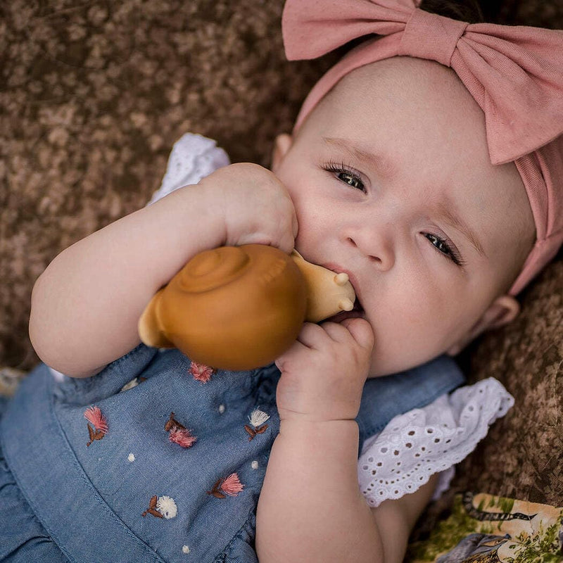 TIKIRI - SNAIL NATURAL RUBBER TOY 2.5"H Mother & Baby