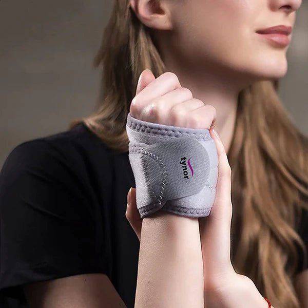 Tynor - WRIST BRACE WITH THUMB - UNIVERSAL Health & Wellness