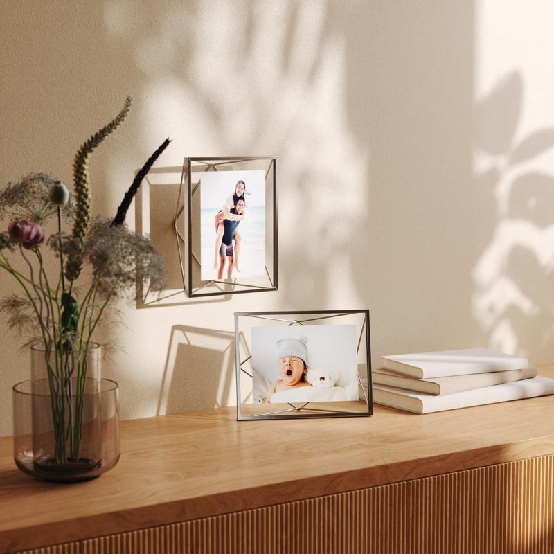 UMBRA - Prisma Picture Frame | Modern Geometric Photo Frame Home & Kitchen Chrome 8x10" (20x25 cm)