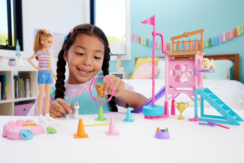 Barbie - Stacie's Puppy Playground Playset - Product detail or play view 2